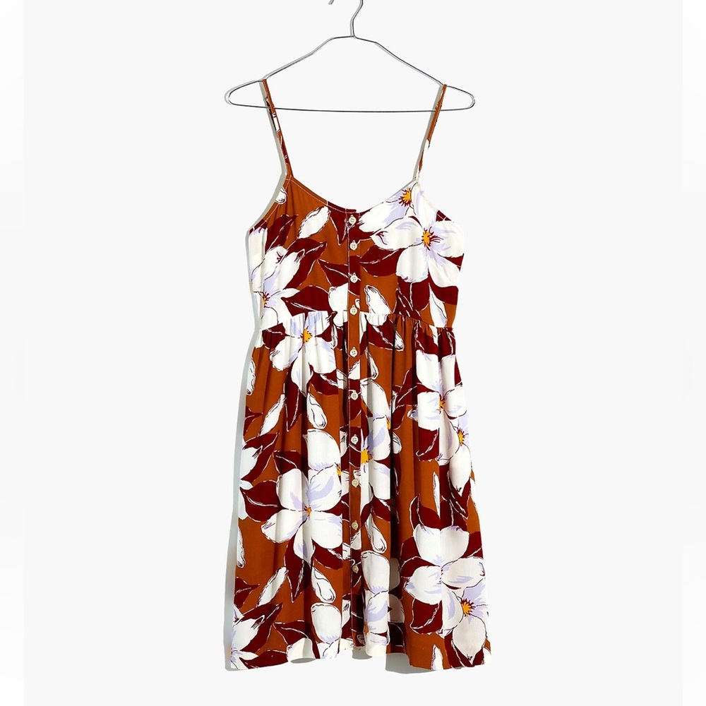 Like new! Button-Front Cami Dress in
Island Magnolias